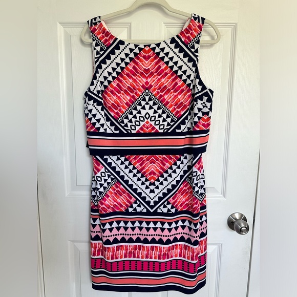 Vince Camuto Dresses & Skirts - 🎉🎉 HP🎉🎉Vince Camuto popover shift dress, pink navy geo pattern, sz 14, EUC